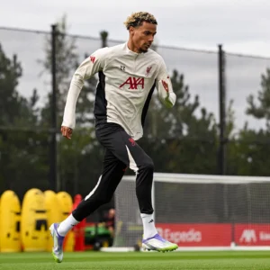 training-pitch-21082025-14_b9a243682f6a07bf9f1e7e0b887725c2